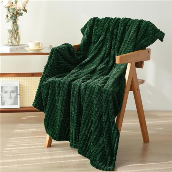 Green Throw Blanket 50"×60" Decorations Fleece Super Soft Plush Fuzzy Cozy Blank - Picture 1 of 7